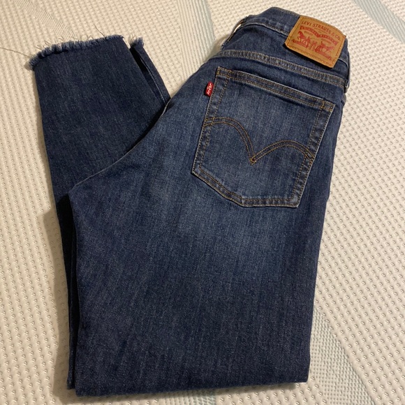 Levi's Pants - Levi’s Wedgie Skinny Jeans!